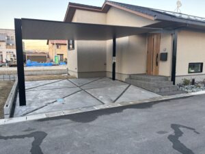 玄関前after